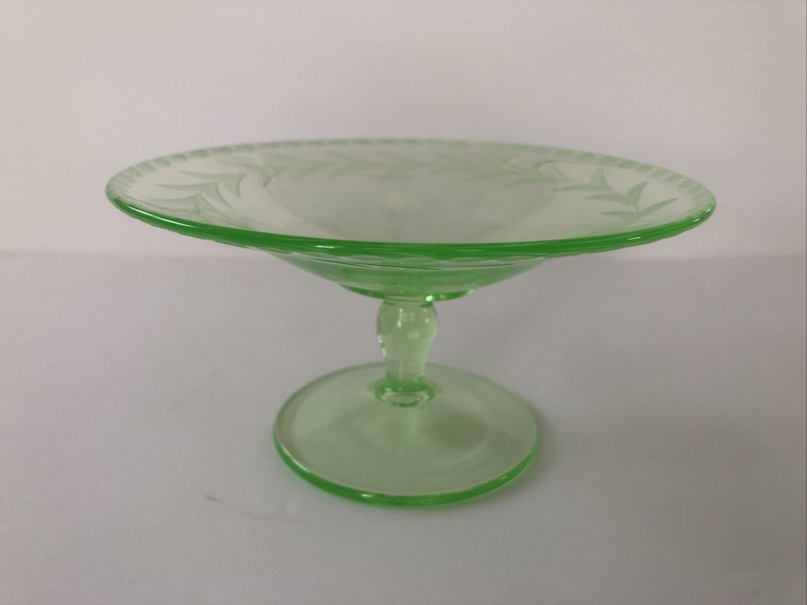 Vintage 1930's Jeannette Glass Green Depression Candy Dish With Etching 4” Tall