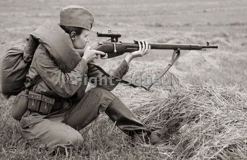 WW2 Picture Photo Russian Female Sniper Ready to Fire 3181