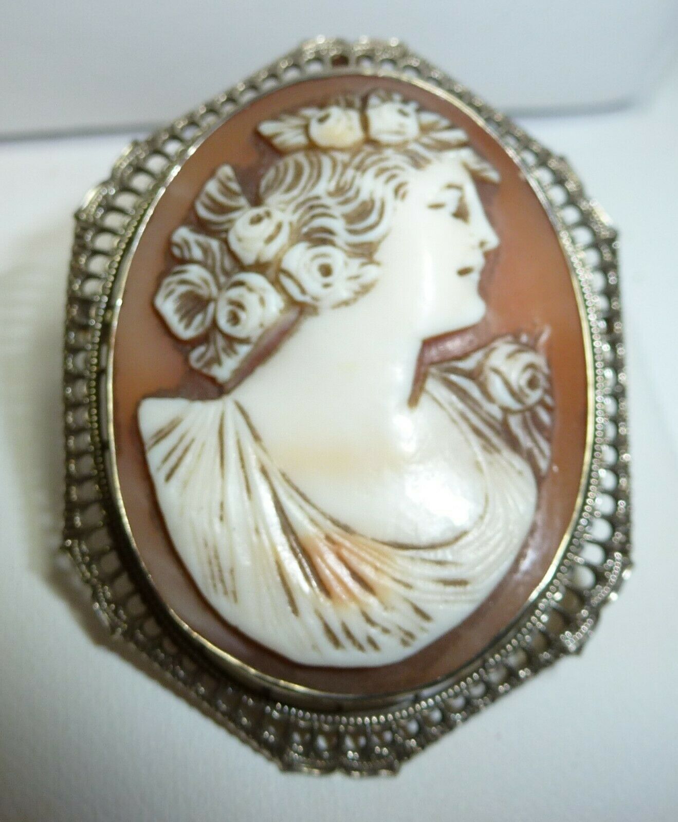 STUNNING Antique Marked 10K Gold Filigree Shell Carved Cameo Brooch Pendant