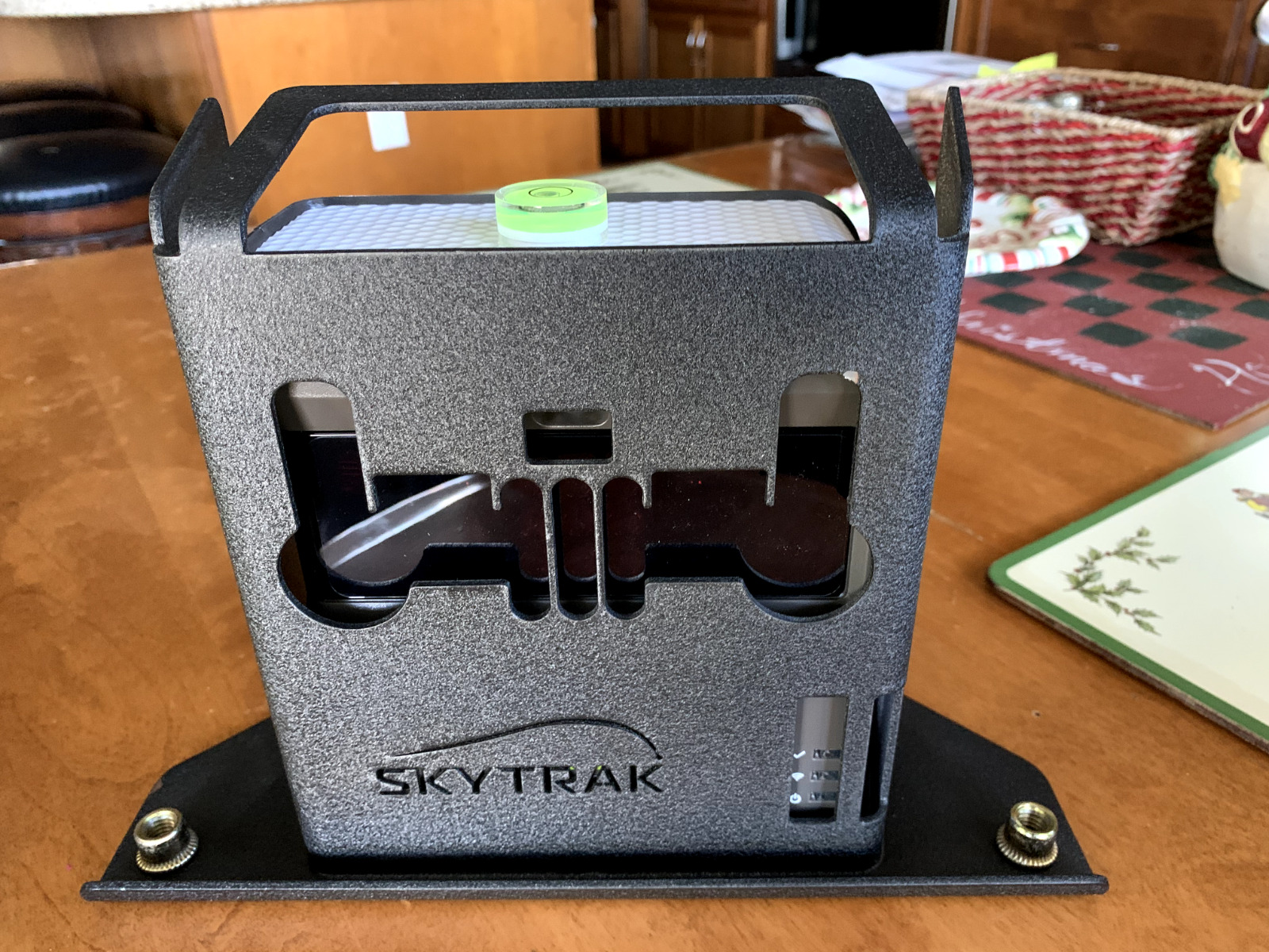 Skytrak Launch Monitor / Golf Simulator With Official Fmj Protective Metal Case