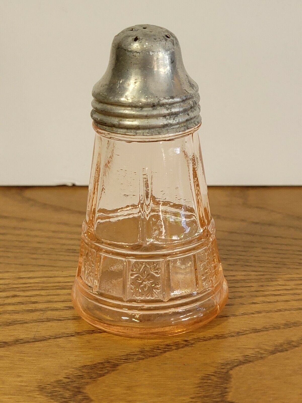 Vintage Jeannette Glass Doric Pink Shaker 3 1/2" Salt Pepper